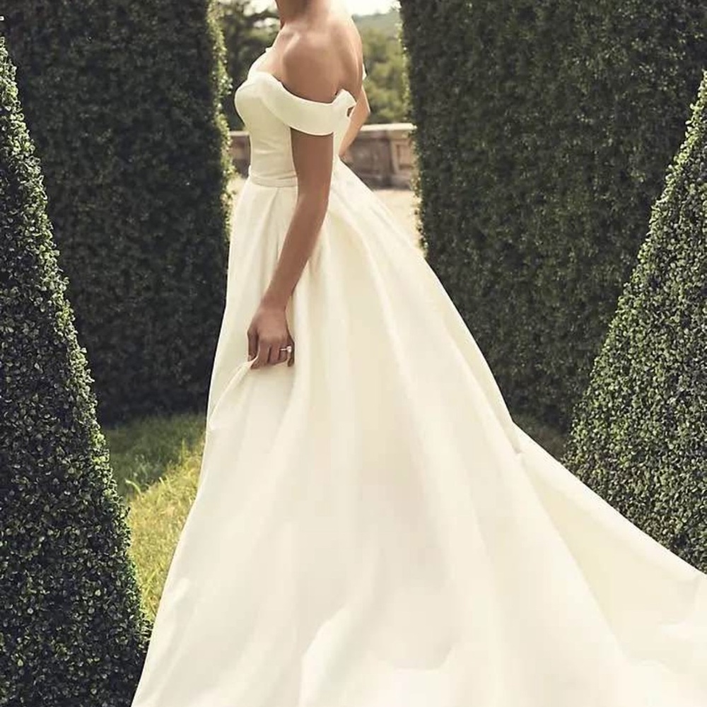Wedding Dress David's Bridal Off-Shoulder Cream Satin Gown - Picture 6 of 8